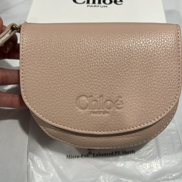 Chloe Pouch wristlet bag - Picture 2 of 8